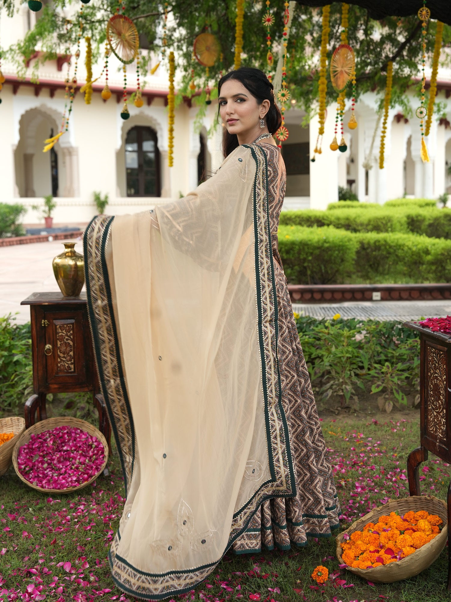 Parvaneh Gul Anarkali Suit Set - Indianvirasat