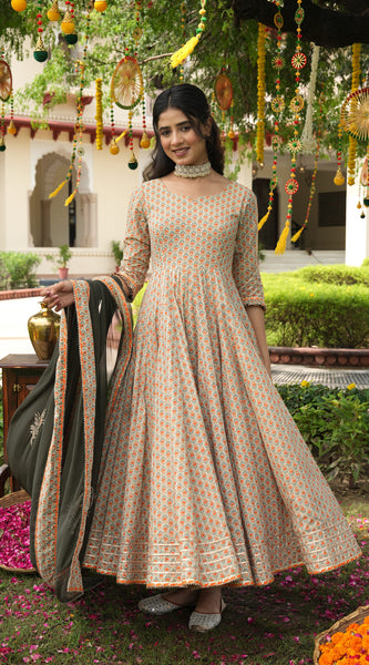 Veda Morpankh Anarkali Suit Set