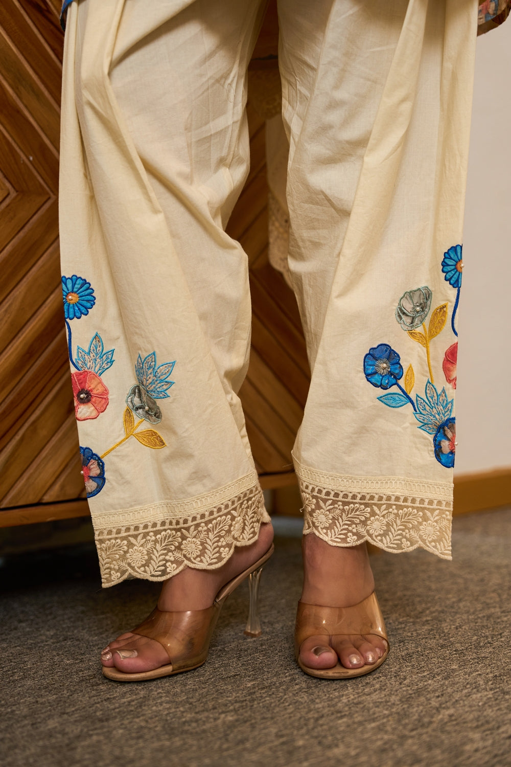 Suhana Flora Kurta Set