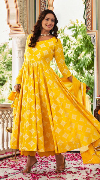 Tavishi Yellow Rose Suit Set - Indianvirasat